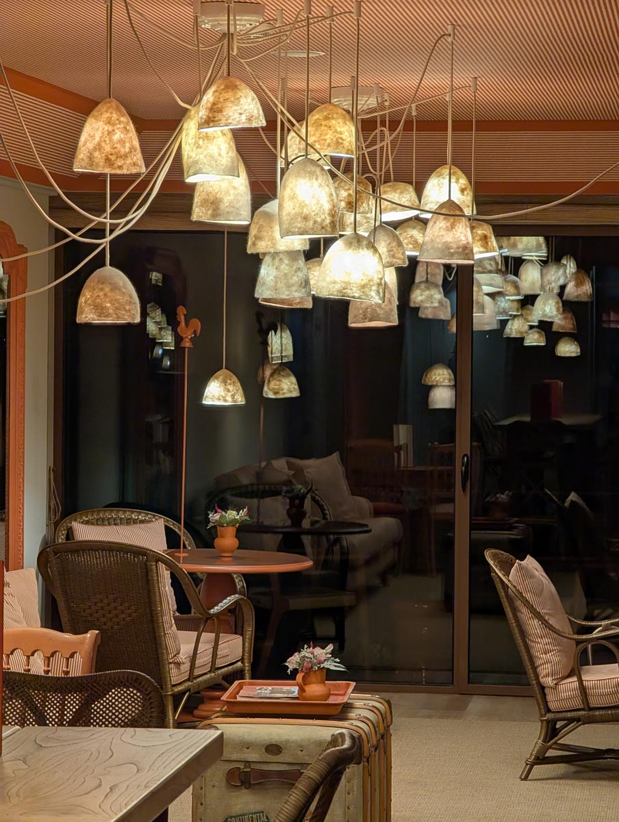 Lounge area in the bar of the Solar de Vila Meã and Barro Restaurante