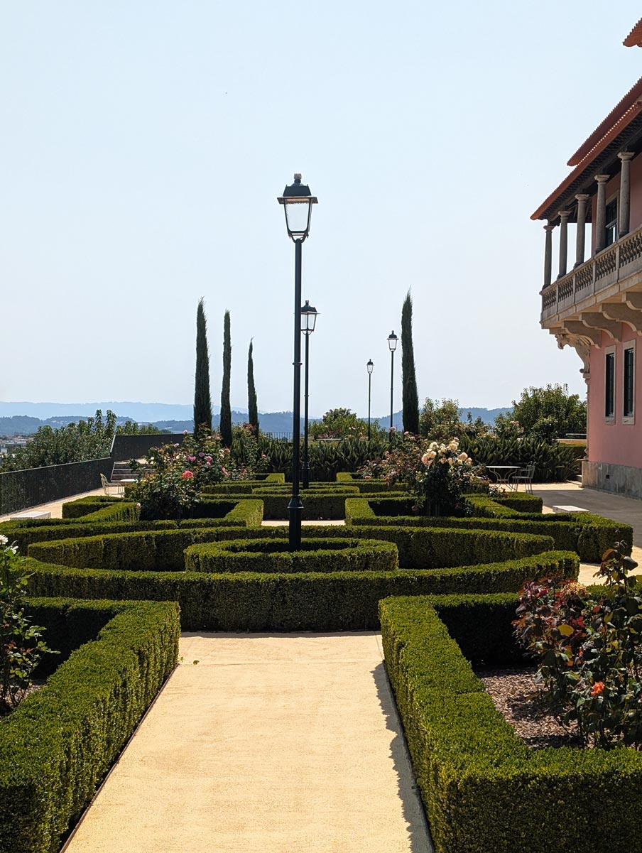 The garden of the Solar de Vila Meã
